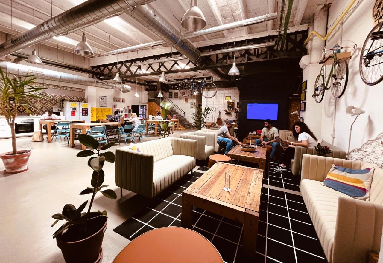 Bed & Bike Barcelona Hostel Екстериор снимка