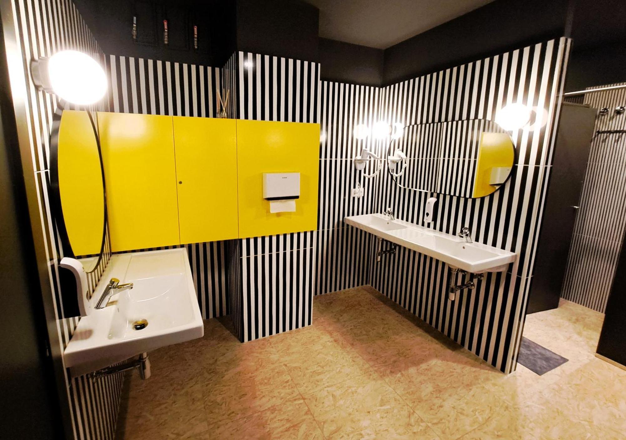 Bed & Bike Barcelona Hostel Екстериор снимка