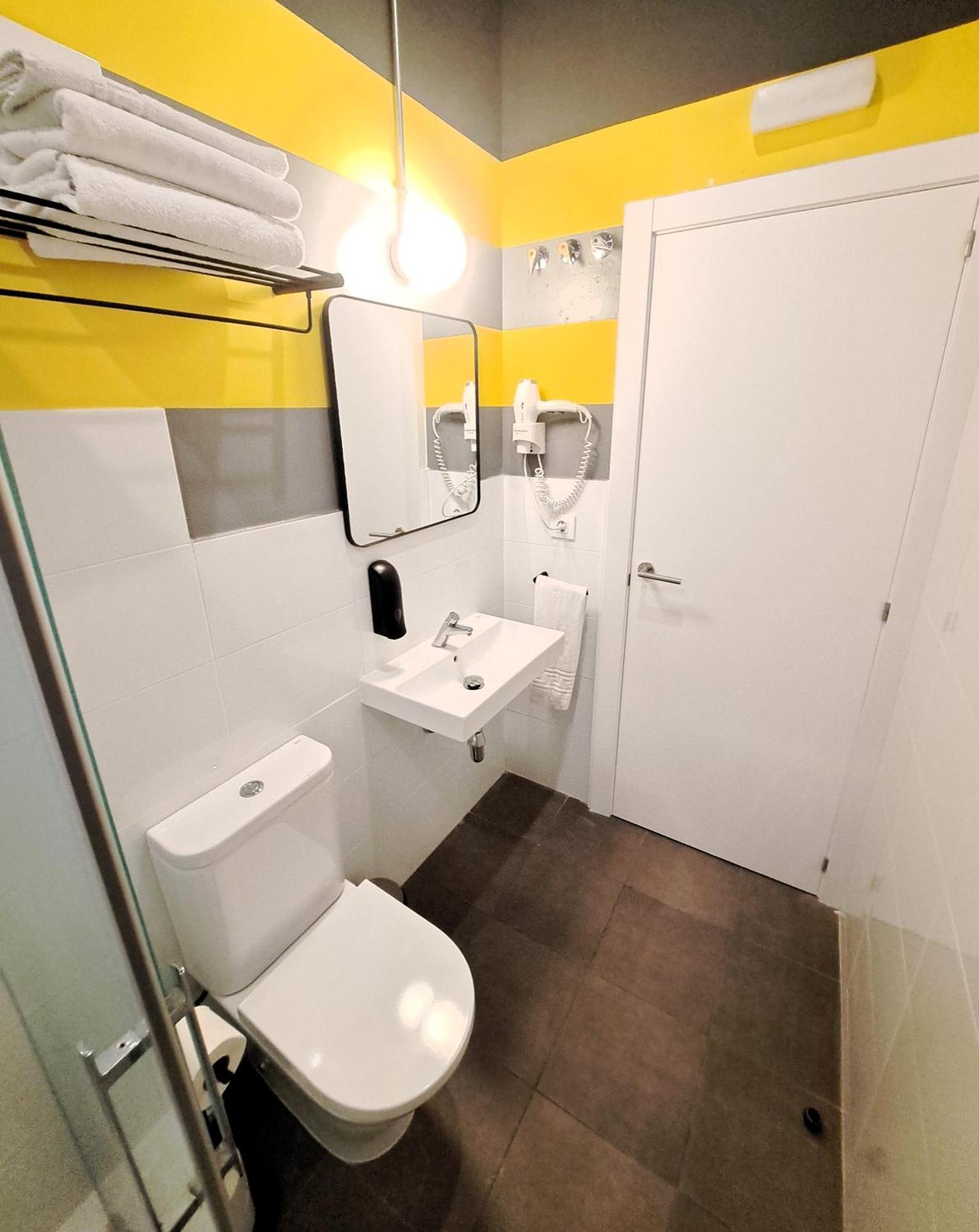 Bed & Bike Barcelona Hostel Екстериор снимка