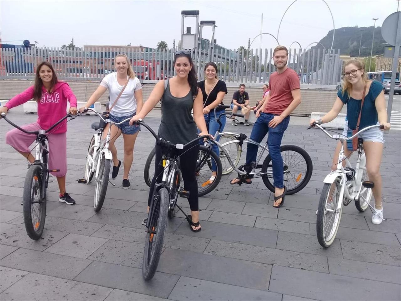 Bed & Bike Barcelona Hostel Екстериор снимка