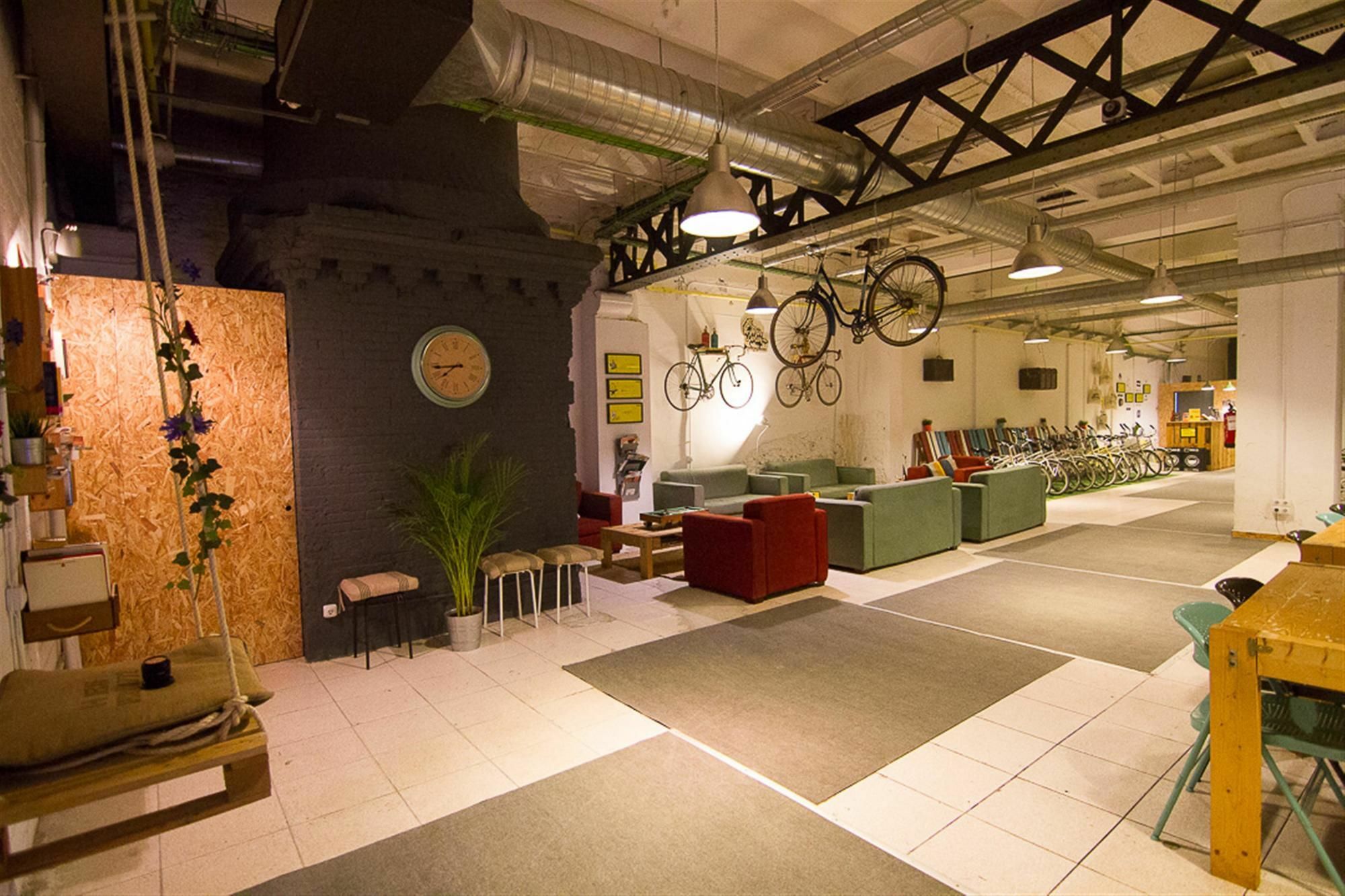 Bed & Bike Barcelona Hostel Екстериор снимка